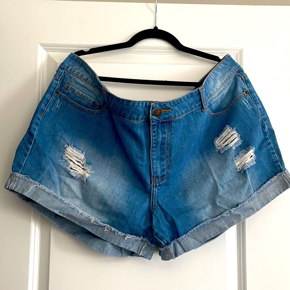 Forever 21 distressed jean shorts
